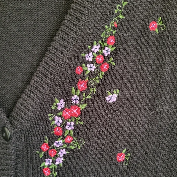 Vintage Floral Embroidered Vest - Picture 3 of 4